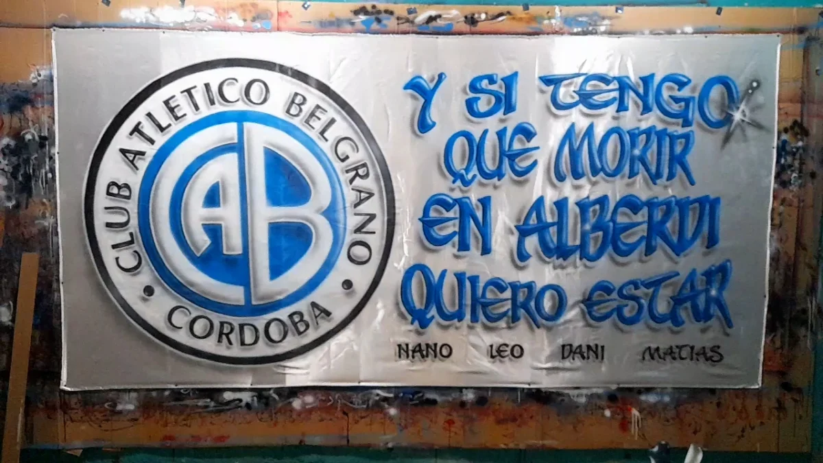 bandera de belgrano escudo mas frase con aerografia