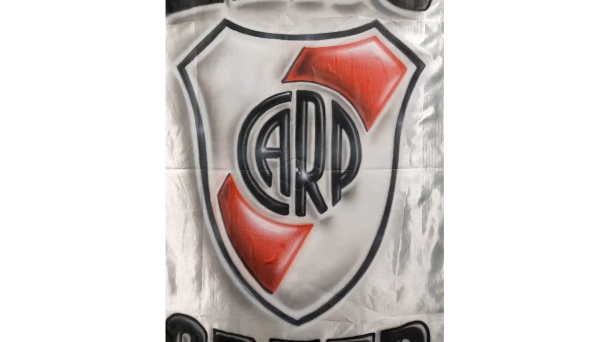 escudo de river plate con aerografias