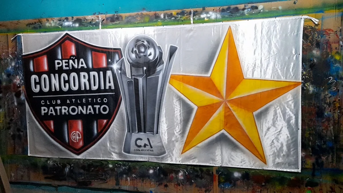 bandera de 3 metros pintada con aerografia de patronato