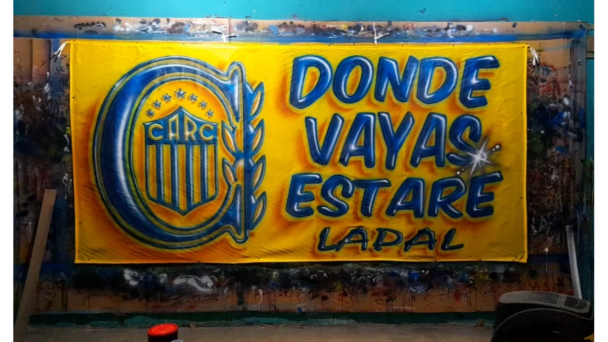 bandera de central escudo mas frase