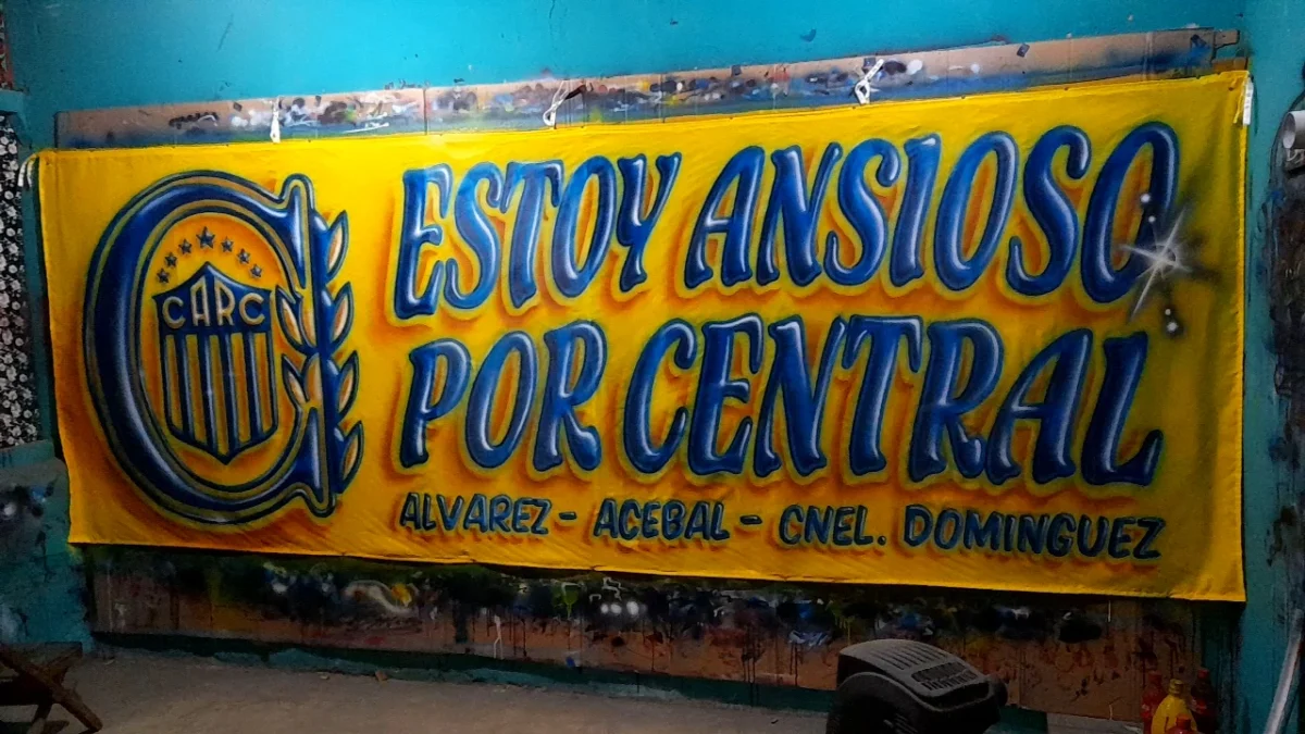 bandera de rosario central con aerografias escudo mas frase