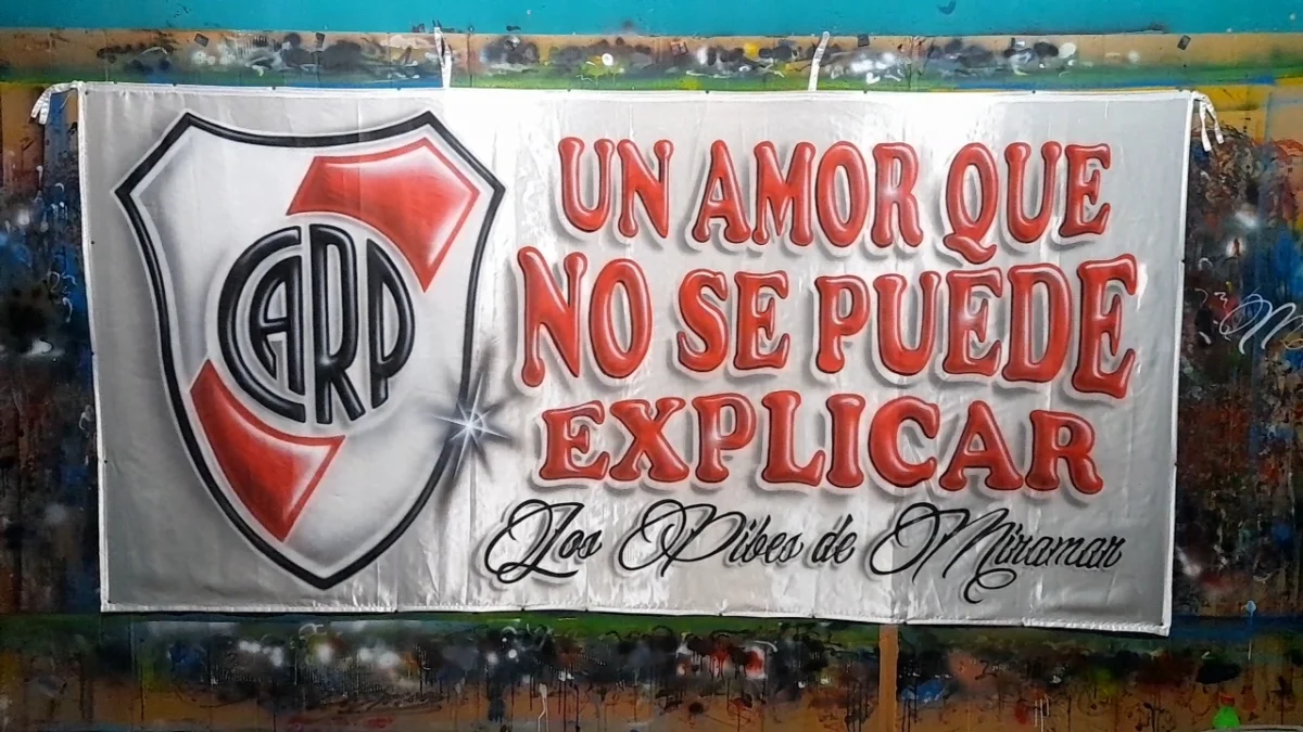 trapo de river plate con aerografia