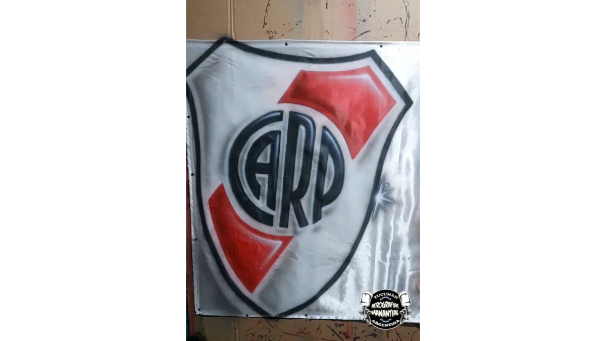 escudo de river plate con aerografias