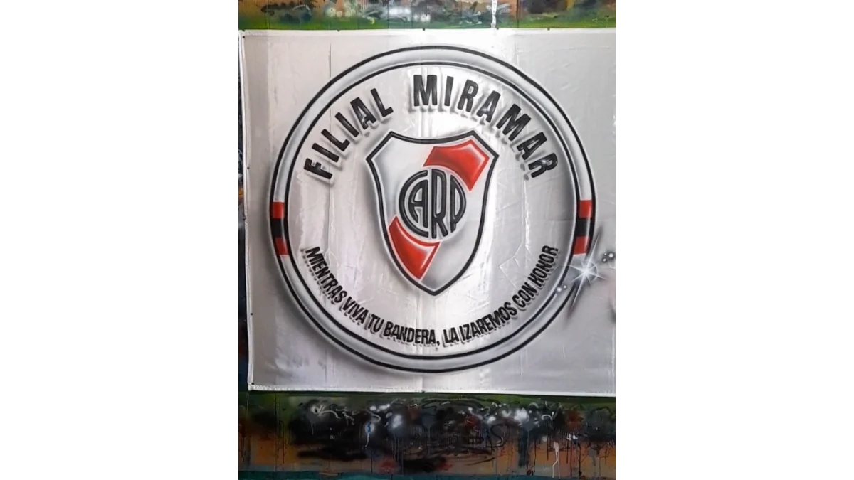 filial de miramar de river plate banderas