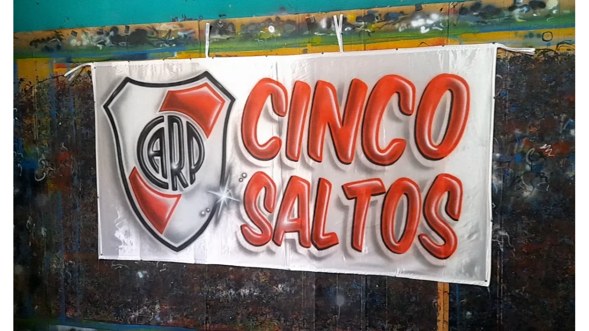 cinco saltos bandera con aerografia