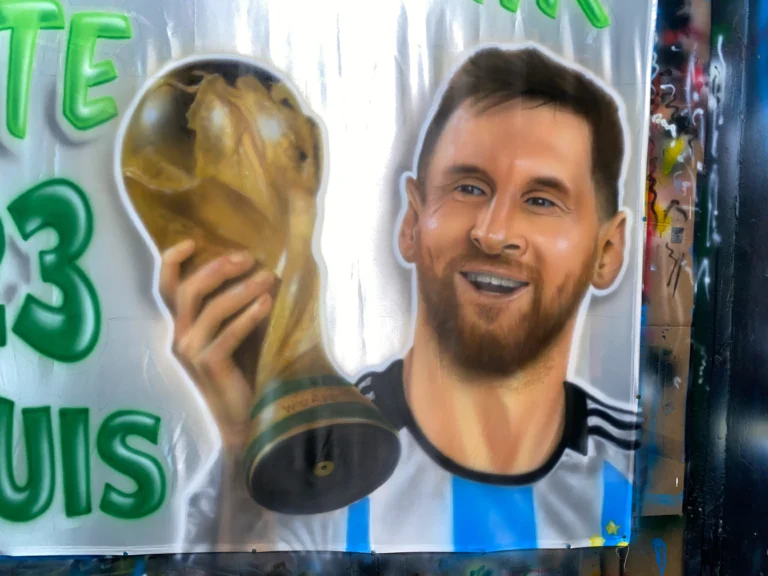 bandera de Lionel Andrés Messi pintada con aerografías